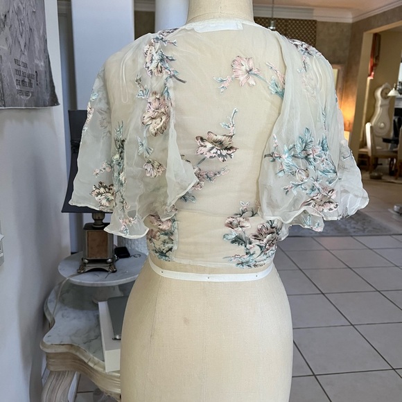 Astr size small bolero wrap-like top - Picture 3 of 5